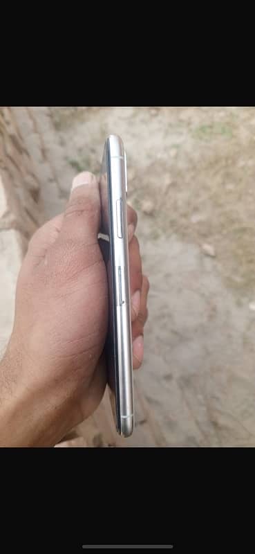 i phone x64 gb pta aproved 1