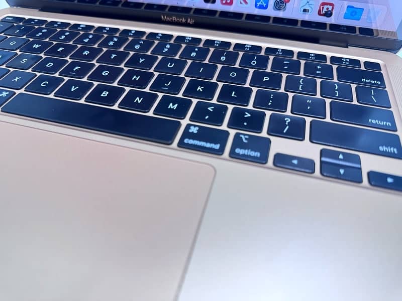 M1 Chip Macbook Air 2020 8 GB RAM 256 GB SSD 2