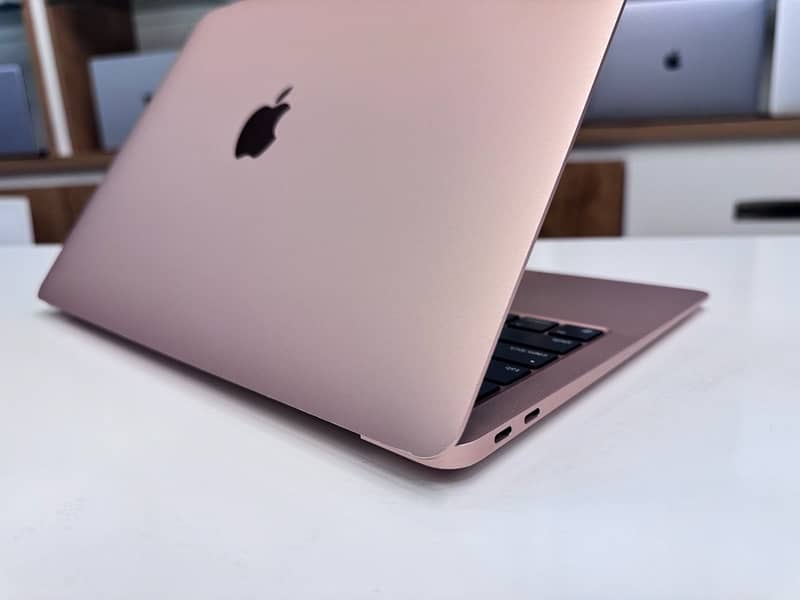 M1 Chip Macbook Air 2020 8 GB RAM 256 GB SSD 4