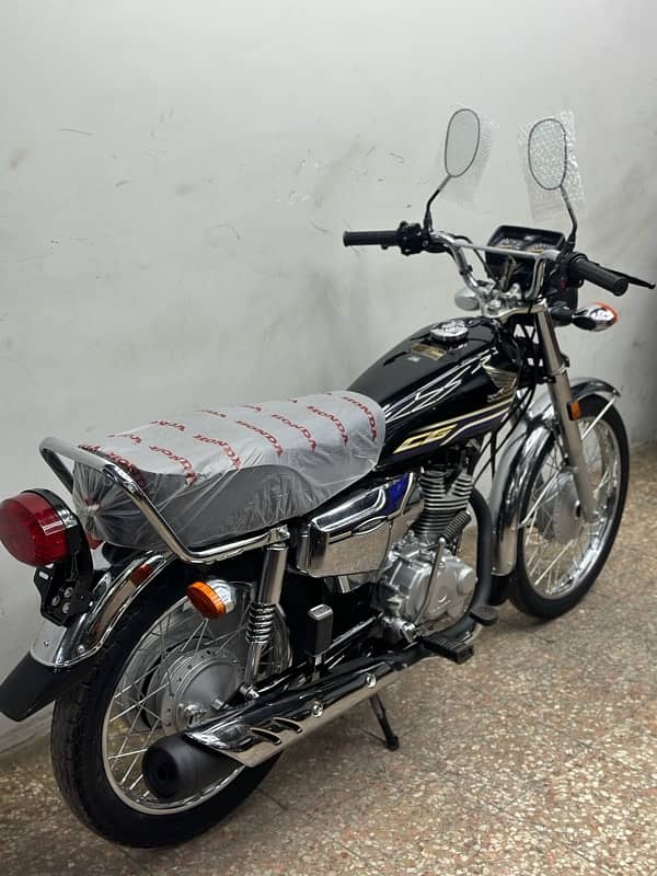 self start honda cg125cc 2025 ( special edition ) 7