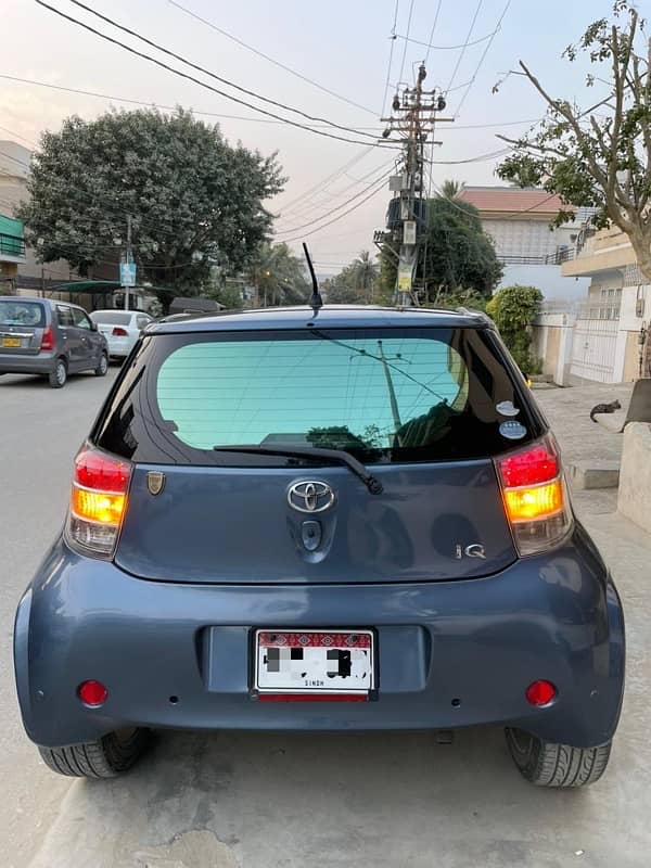 Toyota iQ 2010 1