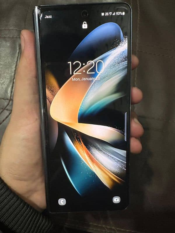 Samsung Galaxy Z Fold 4 9