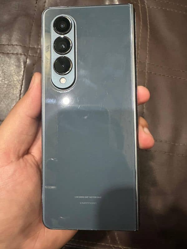 Samsung Galaxy Z Fold 4 13