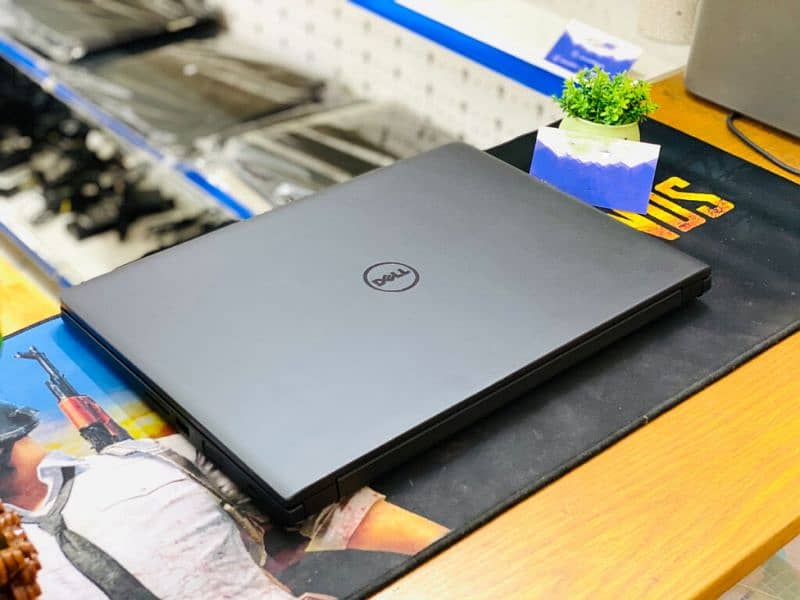 Dell Core i5 7th Generation (Ram 8GB + SSD 256GB) Full HD 2