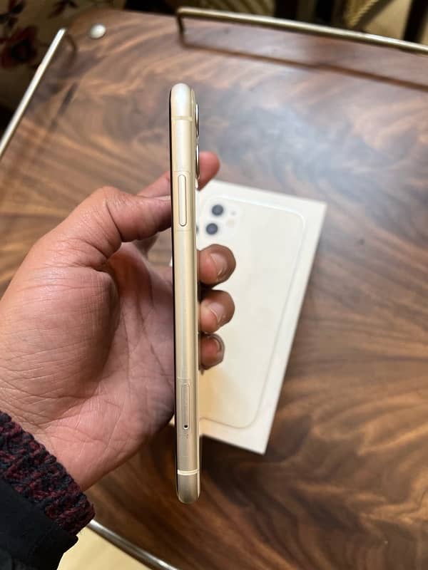 iphone 11 128GB Pta approved 4