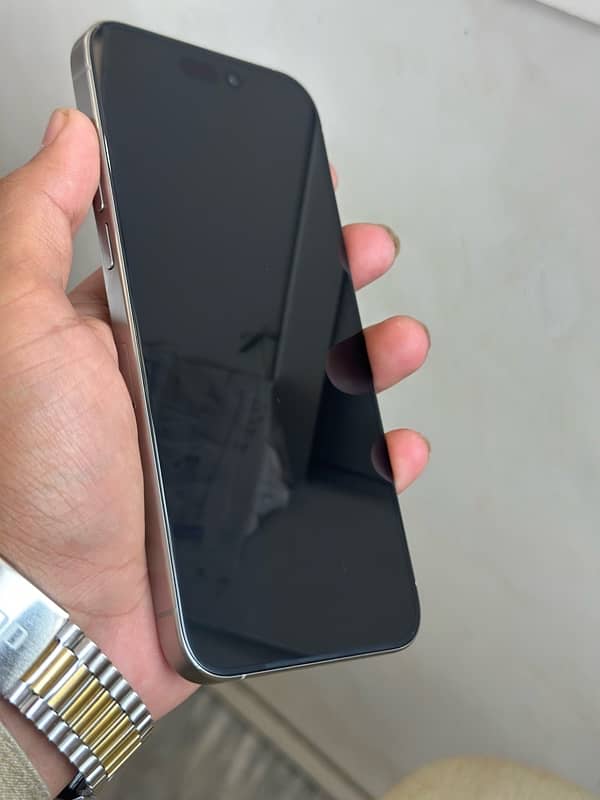 iCloud lock iPhone 15 pro max 10 by 10 condition 5