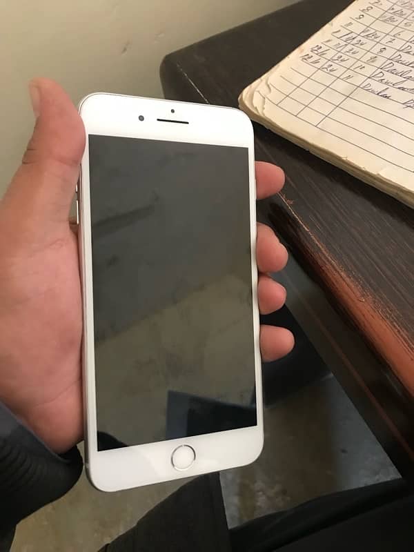 IPHONE 8 plus silver 1