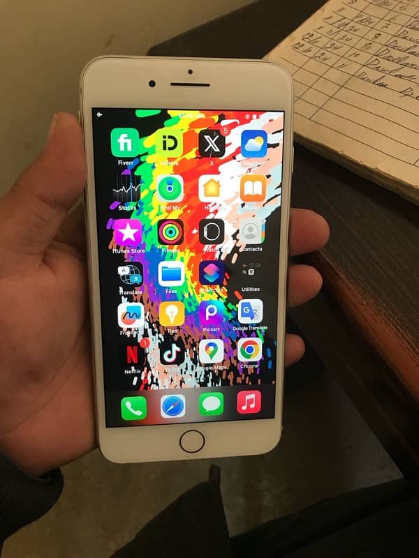 IPHONE 8 plus silver 3