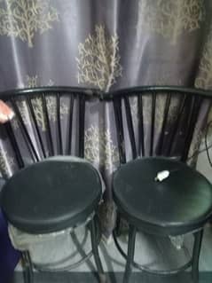 Iron chair home used seating poshish hai