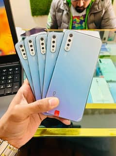 Vivo S1 8/256 Gb Dual sim Display finger 4500 mah 10/10