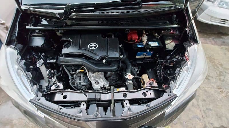 Toyota Vitz 2018 1