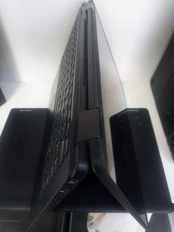 Dell Latitude 5280 I7-8th gen 360 touch Laptop Available for Sale 2