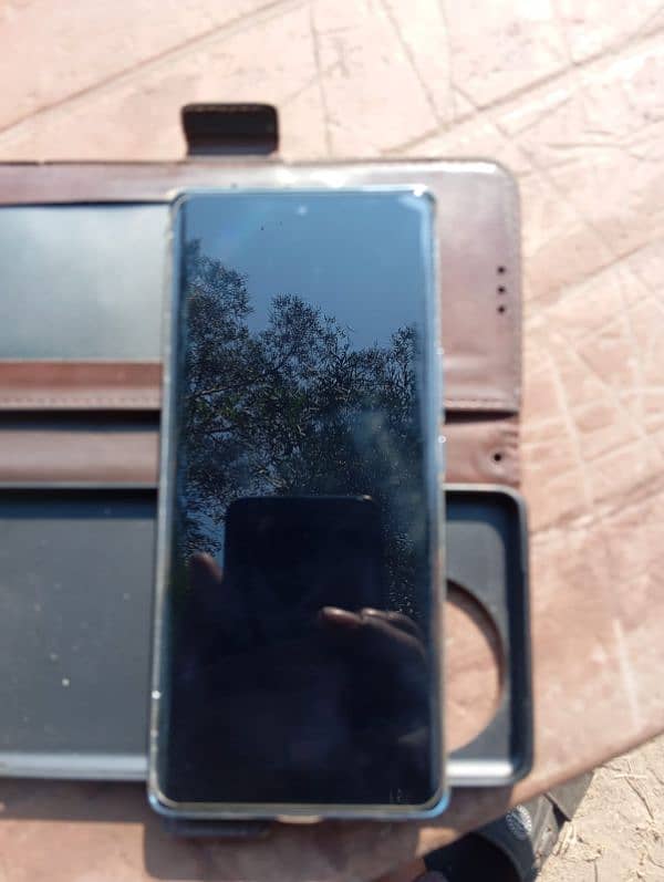 10/10 condition  vivo v30e 4