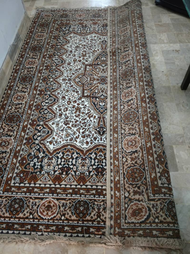 Imported Center Carpet / Excellent Condition / Ready to Use 1