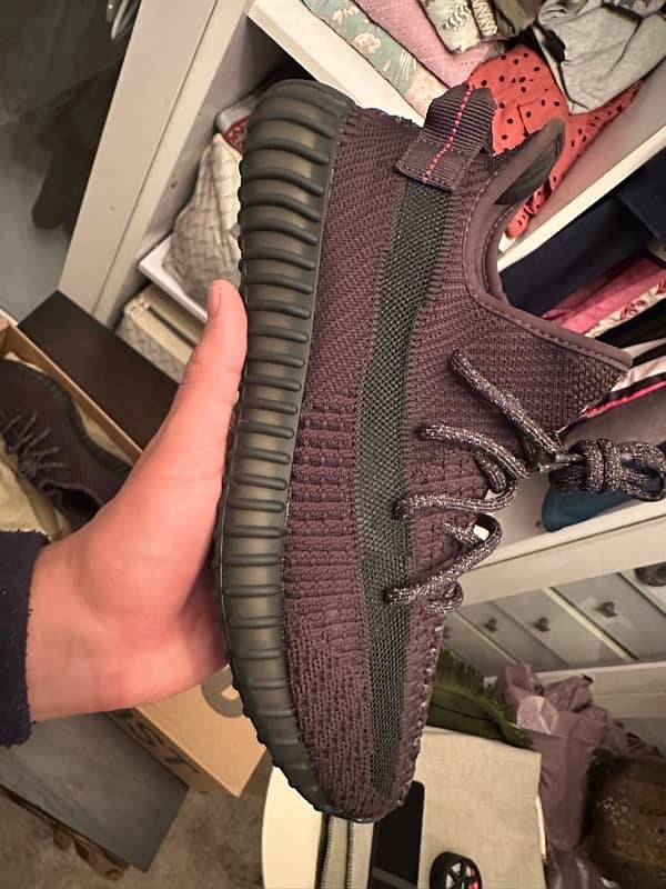 adidas Yeezys boost 350  v2 onyx color 3