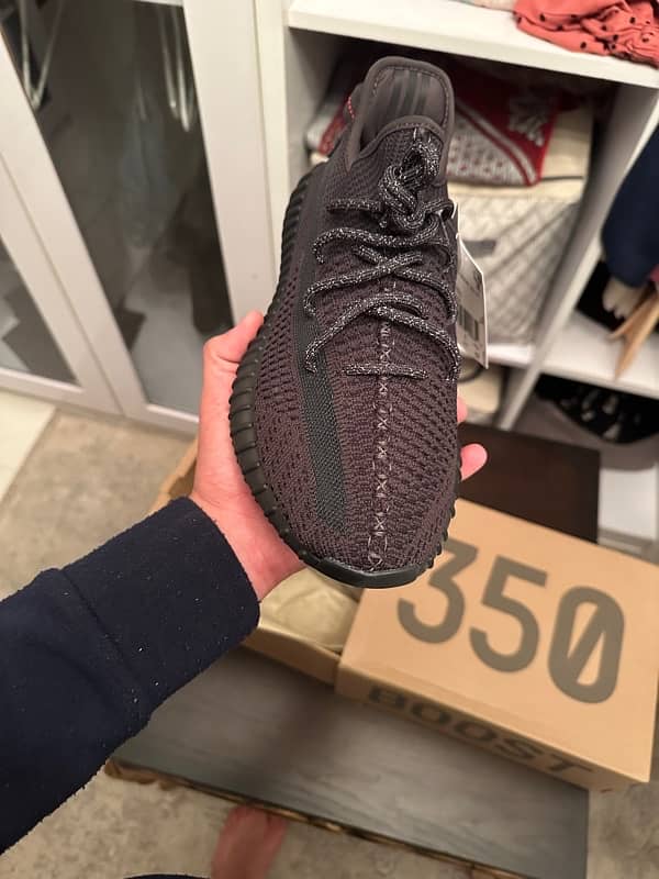 adidas Yeezys boost 350  v2 onyx color 6