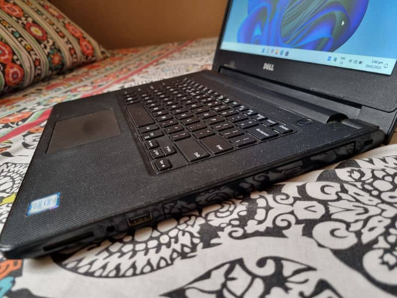 Dell Vostro i7-7th Gen 8 GB Ram 256 SSD Windows 11 laptop 2