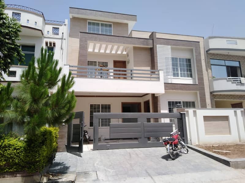 5 Bedroom Full House Available For Rent E-11 Multi 0