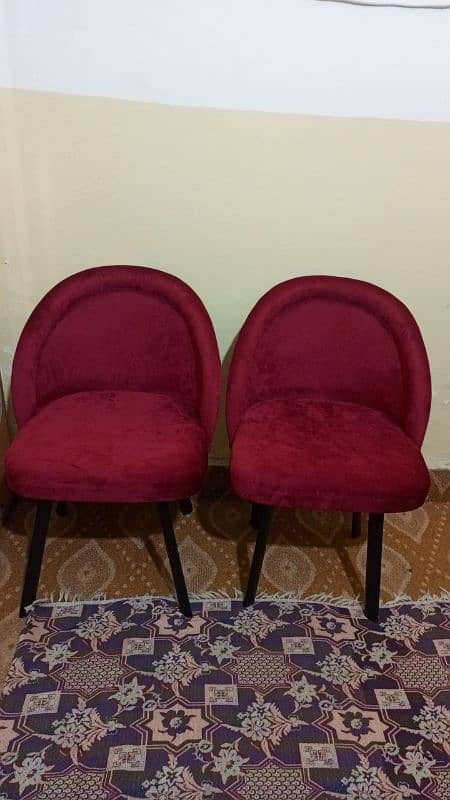 velvet chairs 0