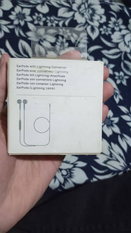 original Apple Earpods Lightening Cable 4