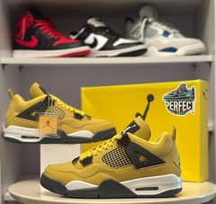 NIKE JORDAN 4 lightning yellow