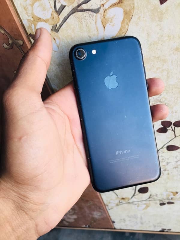 Iphone7 PTA Approved 128 Gb (03304147681) 2