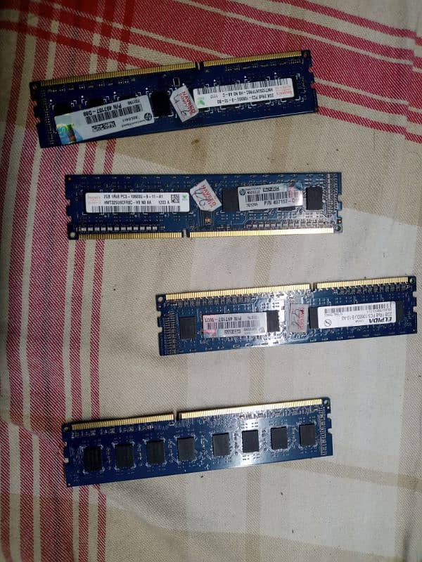 4 X 2gb Ddr3  PC ram sticks (8gb total) 2