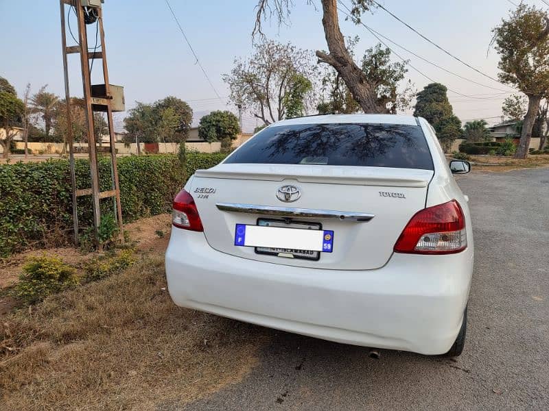 Toyota Belta 2009/13 3