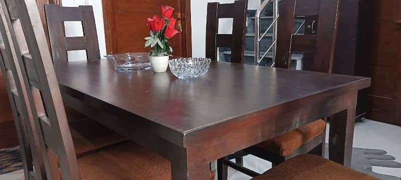 Six seat dining table and chairs (excellent condition) 2