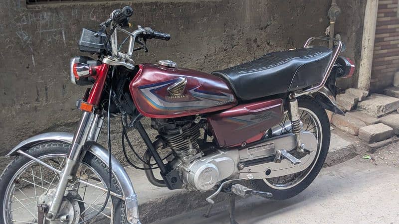 Honda CG 125 2013 model 1st hand home used bike for sale 1