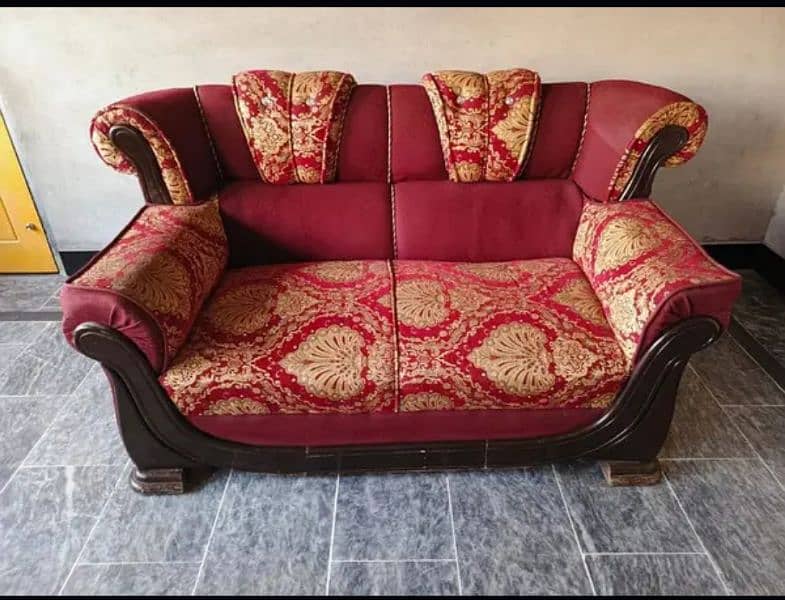 5 seater sofa set. . good condition, 1