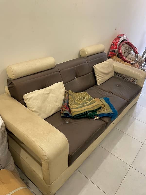 3 seater sofa new conditon 1