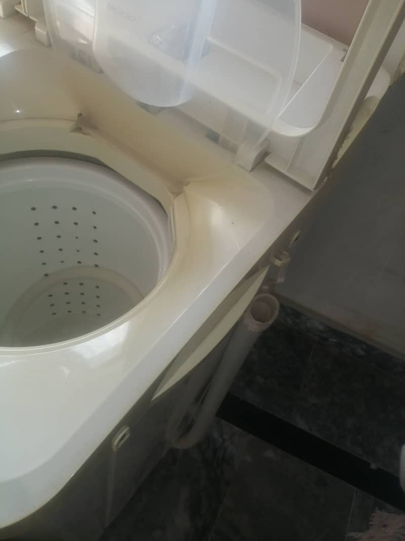 Kenwood washing machine with spinner attached 10