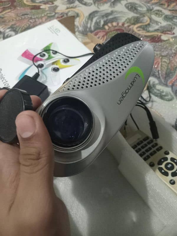 projector multimedia 2