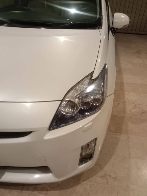 Toyota Prius 2011 1