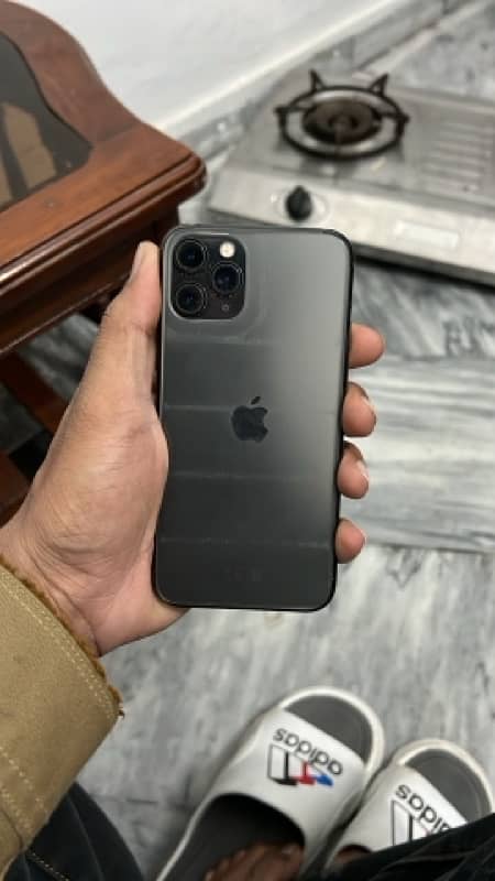 iPhone 11 Pro PTA Dubbel sim 4