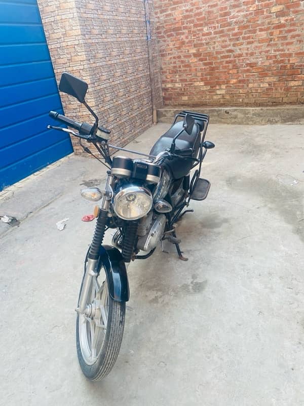 Suzuki gs150 1