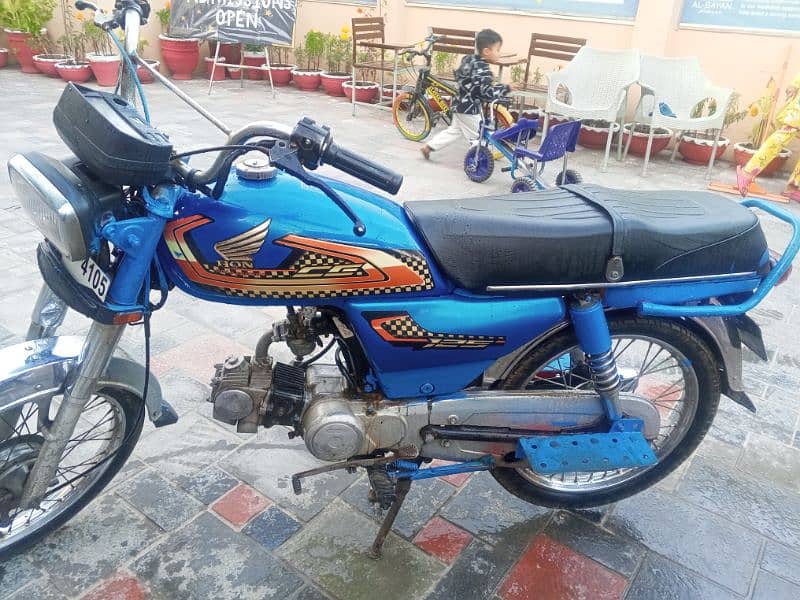 2021 model road price bike for sale in Lahore 1