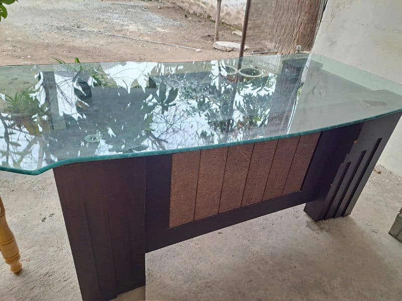 Office table with small side table 3