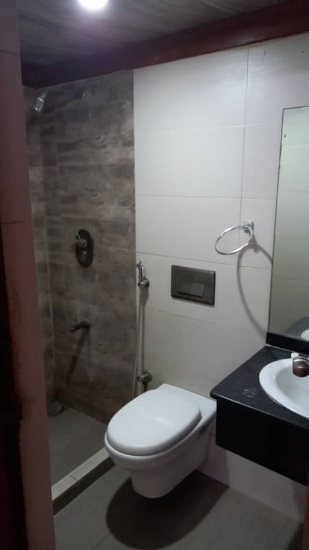 House for Sale in Jauhar 9