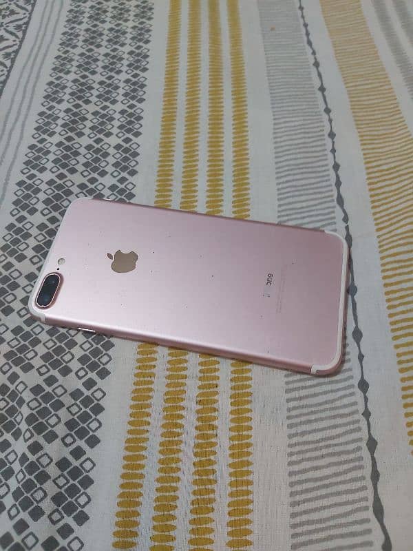 Iphone 7 plus 128 gb with original battery 1