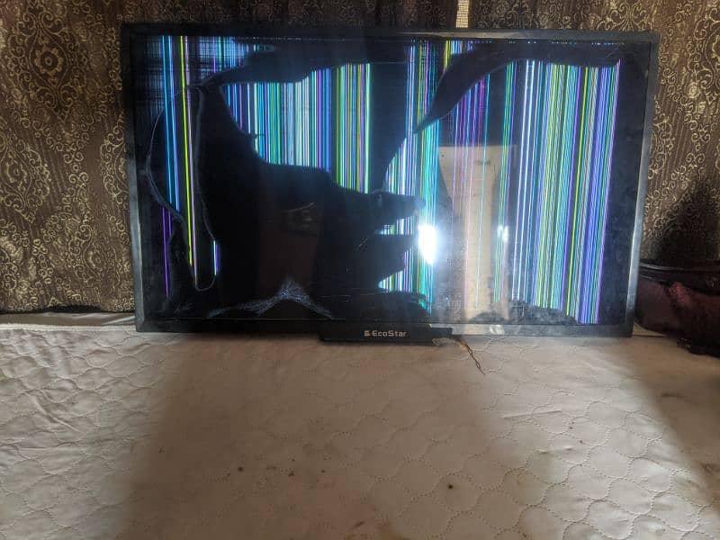 lcd for sale broken 0