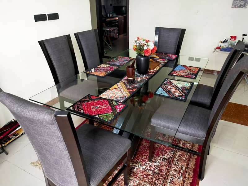 Dining table // 6 seater dining table 3