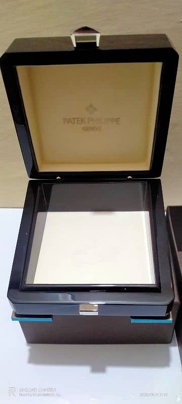 Patek Philippe watch box only 5