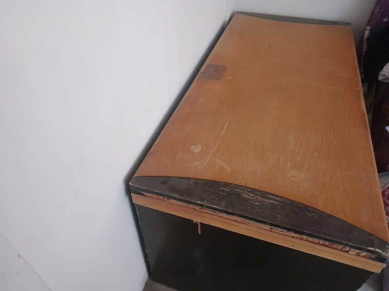 office laptop table slightly used 2