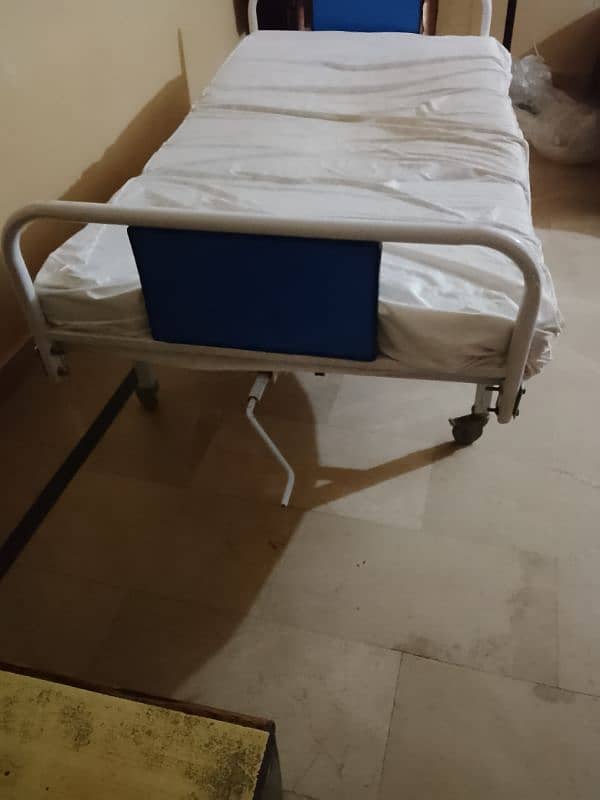 patient bed 0