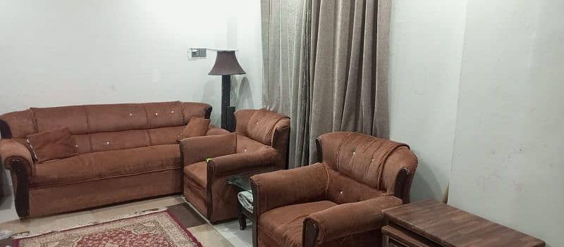 Five seater Sofa with Two chairs 8