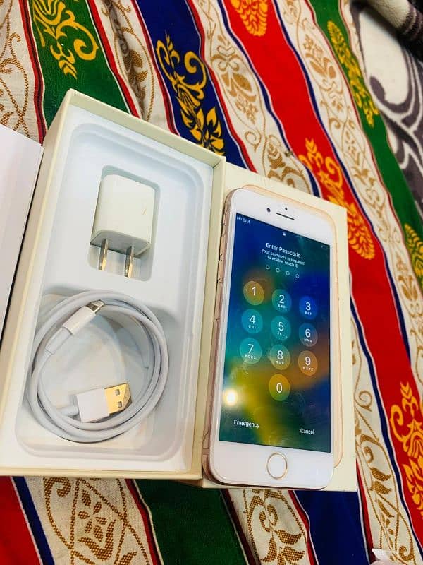 iPhone 8 64gb Pta Approved with Box charge 4