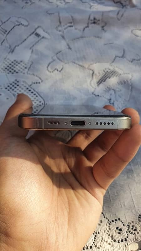 iPhone 15 Pro 256GB Non PTA 2