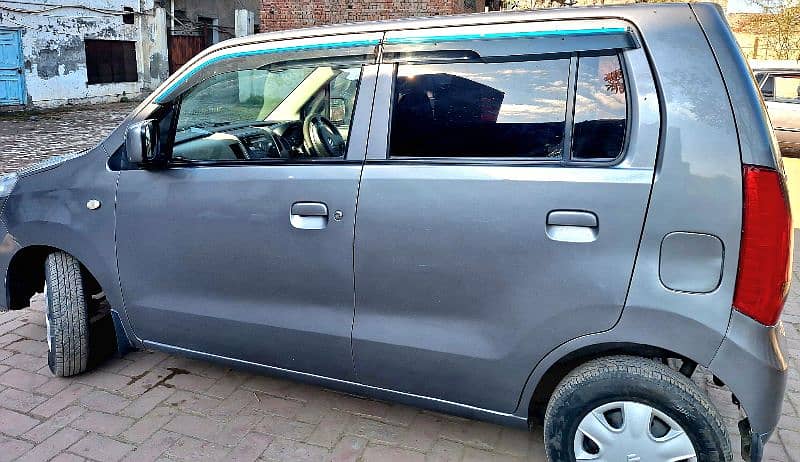 Suzuki Wagon R 2017 lush car 7